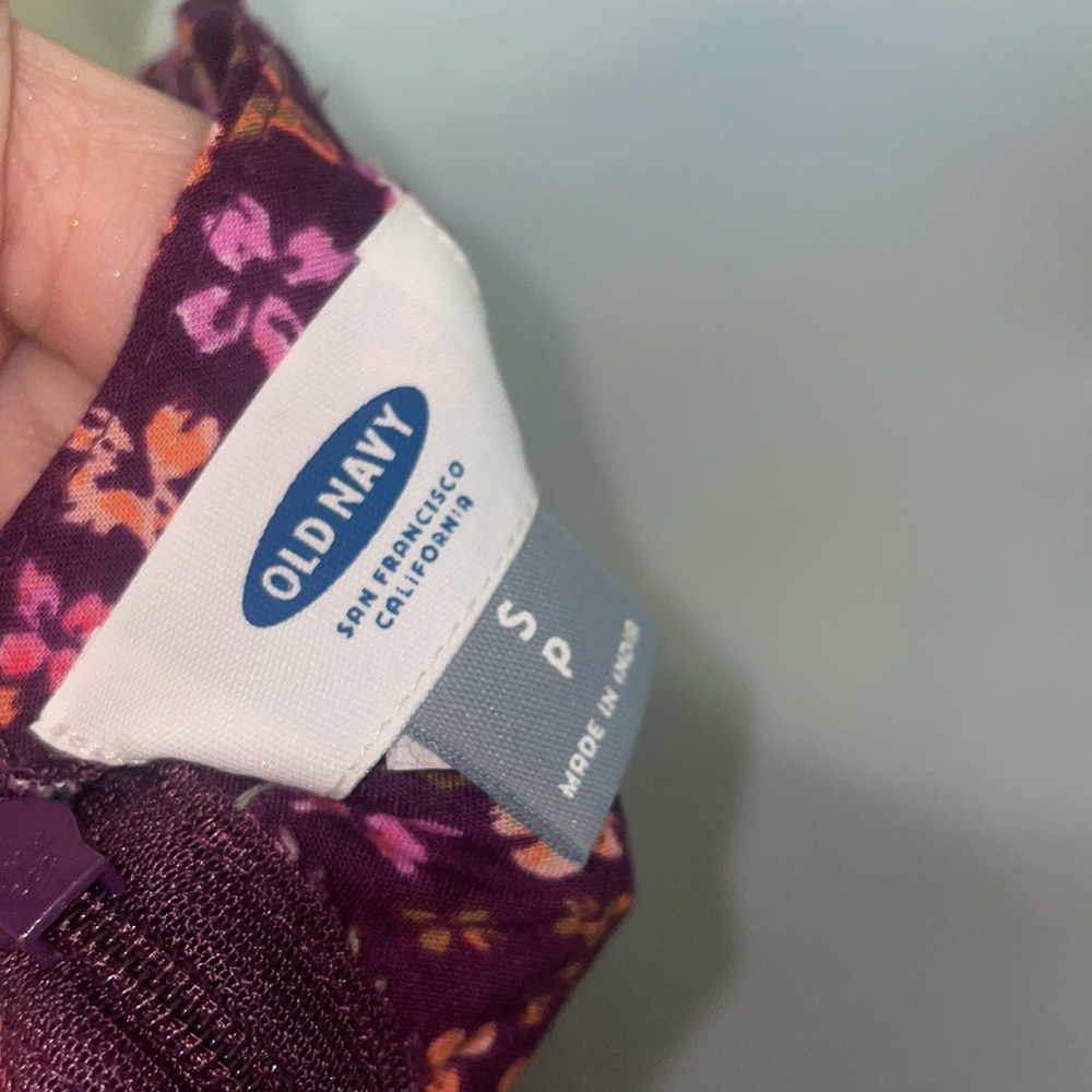 Old Navy spaghetti strap, floral fit & flare summer dress size small - Picture 5 of 5